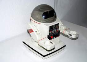 Tomy Omnibot MK II Robot
